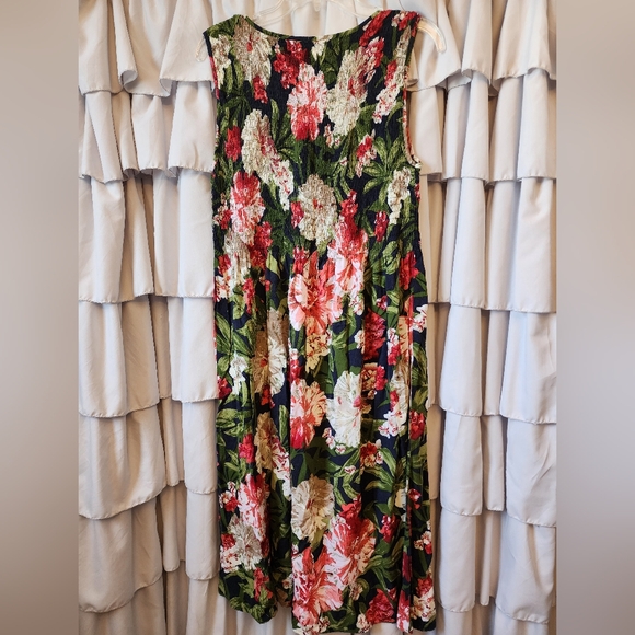 Women's Croft and Barrow Summer Flower Dress Size Medium - Picture 3 of 3